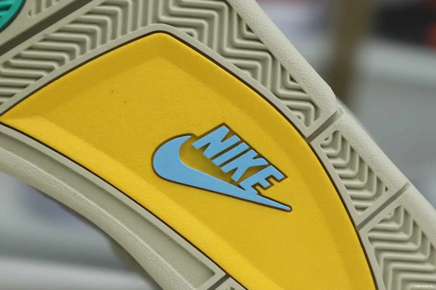 LA HAZE' Kimikick 4 X UNION 'TAUPE JORDAN RETRO AIR 0528